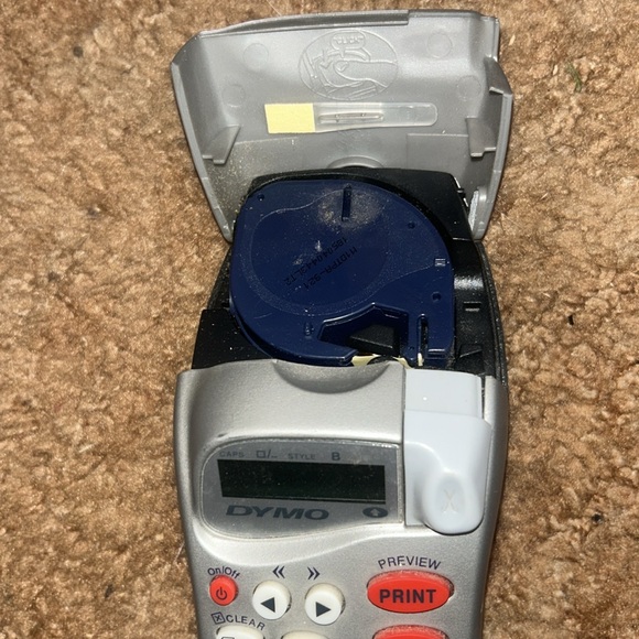 Dymo Tetra Tag label maker - Picture 3 of 5